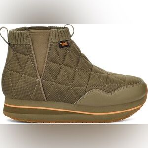 Teva ReEmber Mid Platform Boots

Teva Quilted Slip-On boots in green.